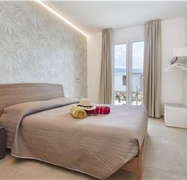 3 bedroom villa with infinity pool, jacuzzi & sauna, Castellammare del Golfo, sleeps 6